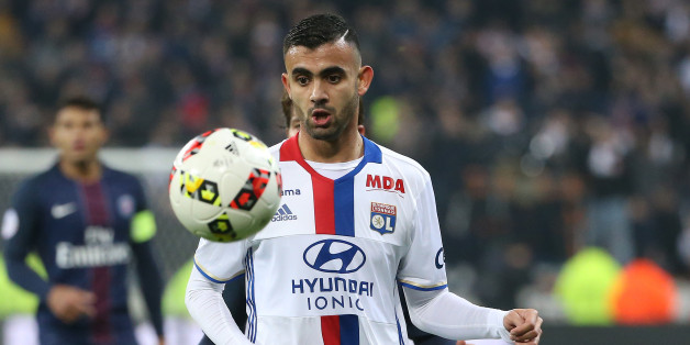 LYON, FRANCE - NOVEMBER 27: Rachid Ghezzal of Lyon in action during the French Ligue 1 match between Olympique Lyonnais (OL) and Paris Saint-Germain (PSG) at Parc OL stadium on November 27, 2016 in Decines near Lyon, France. (Photo by Jean Catuffe/Getty Images)