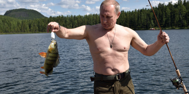Putin fischt in Sibirien - ohne Schwimmweste!