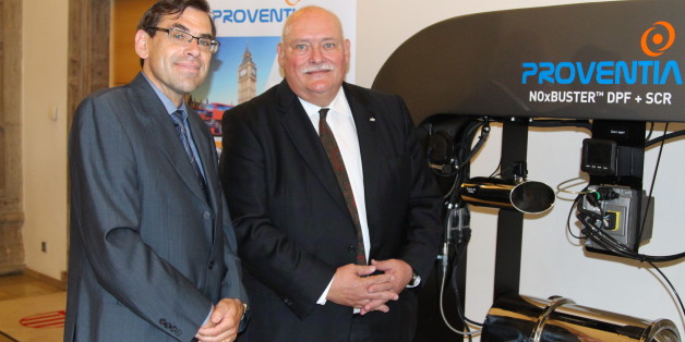 Ein Ingenieur aus Paderborn hat seine Dieselbusse zu den saubersten der Welt gemacht. Die Abgase der Fahrzeuge enthalten weniger Schadstoffe als die Umgebungsluft. Doch die Bundesregierung will die Technologie nicht fördern