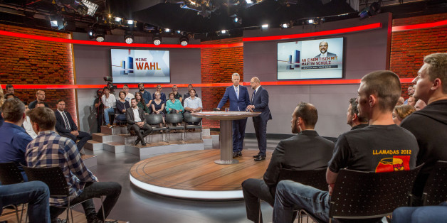 RTL-Wahlkampfarena: Als ein 18-jähriger Afghane das Wort ergreift, muss Schulz plötzlich improvisieren