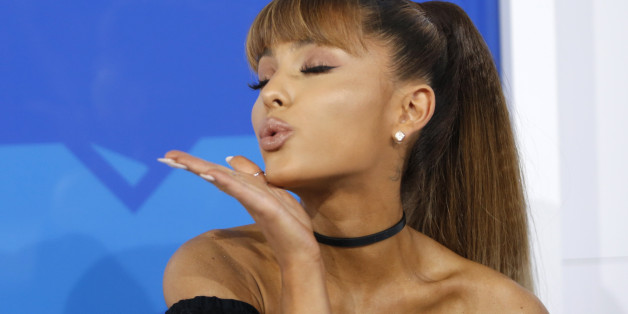Singer Ariana Grande arrives at the 2016 MTV Video Music Awards in New York, U.S., August 28, 2016. REUTERS/Eduardo Munoz