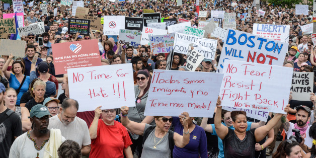 A large crowd of people gathers ahead of the Boston Free Speech Rally in Boston, Massachusetts, U.S., August 19, 2017. REUTERS/Stephanie Keith