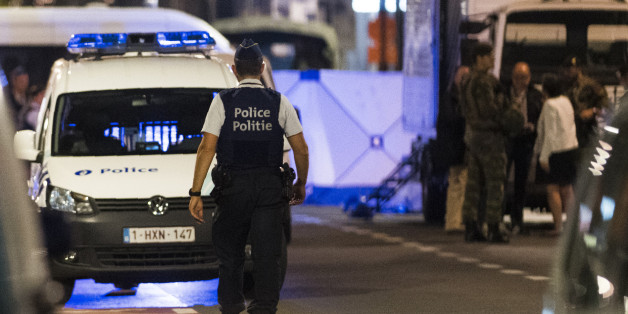 Policemen stand guard the Boulevard Emile Jacqmain - Emile Jacqmainlaan in the city centre of Brussels on August 25, 2017, where a man is alleged to have attacked soldiers with a knife and was shot.
A knife-wielding man attacked a soldier in Brussels on August 25, 2017, before being 'neutralised' by troops present at the scene, Belgian authorities said. Belgian media reported that the man, who was rushed to the hospital after the attack, had attacked two soldiers injuring one in the face and the other in the hand. / AFP PHOTO / Belga / LAURIE DIEFFEMBACQ / Belgium OUT (Photo credit should read LAURIE DIEFFEMBACQ/AFP/Getty Images)