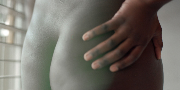 Zwei Künstlerinnen haben 1001 Frauenpos fotografiert