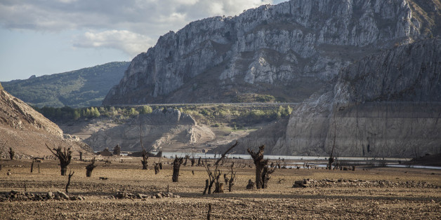 Spain is on its way to its worst drought in 20 years. The marshes hold less than half of the water they can store, with 47.93% of reserves. In Leon, in the north of the country, its main reservoir barely reaches 10% on 1st September 2017. (Photo by Alvaro Fuente/NurPhoto via Getty Images)