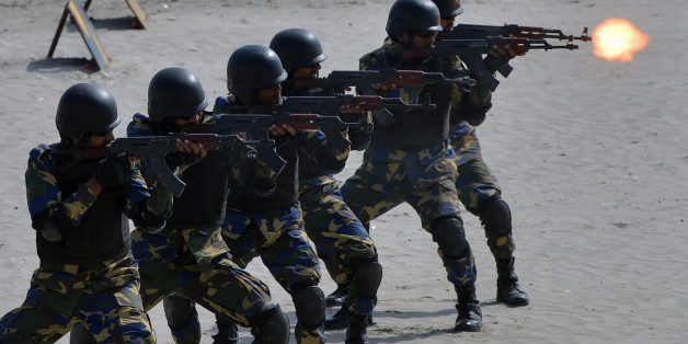 TOPSHOT - Pakistani Naval soldiers take part in celebrations to mark Defence Day at Clifton beach in Karachi on September 6, 2017.
Pakistan on September 6 celebrated the 52nd anniversary of its second war with arch-rival India weeks after the two nuclear powers faced off in some of their deadliest skirmishes in over a decade. / AFP PHOTO / RIZWAN TABASSUM (Photo credit should read RIZWAN TABASSUM/AFP/Getty Images)