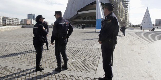 Des membres de la police de Valence.