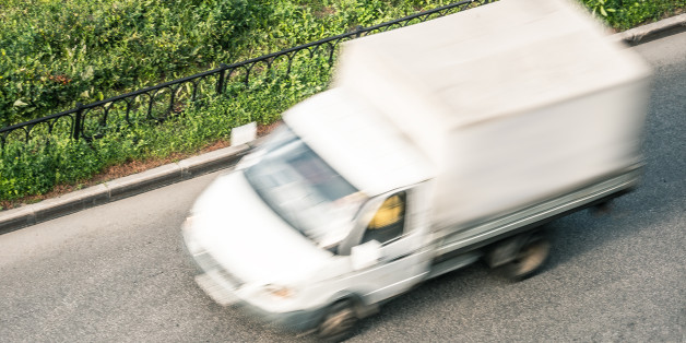 "Als Frau wachsam sein": Das steckt hinter dem Beitrag, der vor einem weißen Transporter warnt