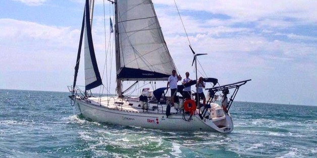 Trois jeunes Français font étape à Dakhla dans leur tour du monde culinaire à la voile