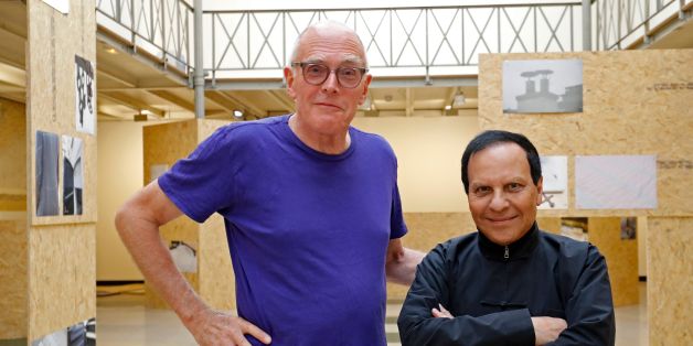 Britain's artist Richard Wentworth (L) and Franco-Tunisien fashion designer Azzedine Alaia pose during an exposition of Wentworth's photographic work on fashion design on September 7, 2017 at the Maison Alaia in Paris. The Maison Alaia gallery presented the work of Britain's artist Richard Wentworth from September 8 to November 26, 2017. / AFP PHOTO / FRANCOIS GUILLOT / RESTRICTED TO EDITORIAL USE - MANDATORY MENTION OF THE ARTIST UPON PUBLICATION - TO ILLUSTRATE THE EVENT AS SPECIFIED IN THE CA