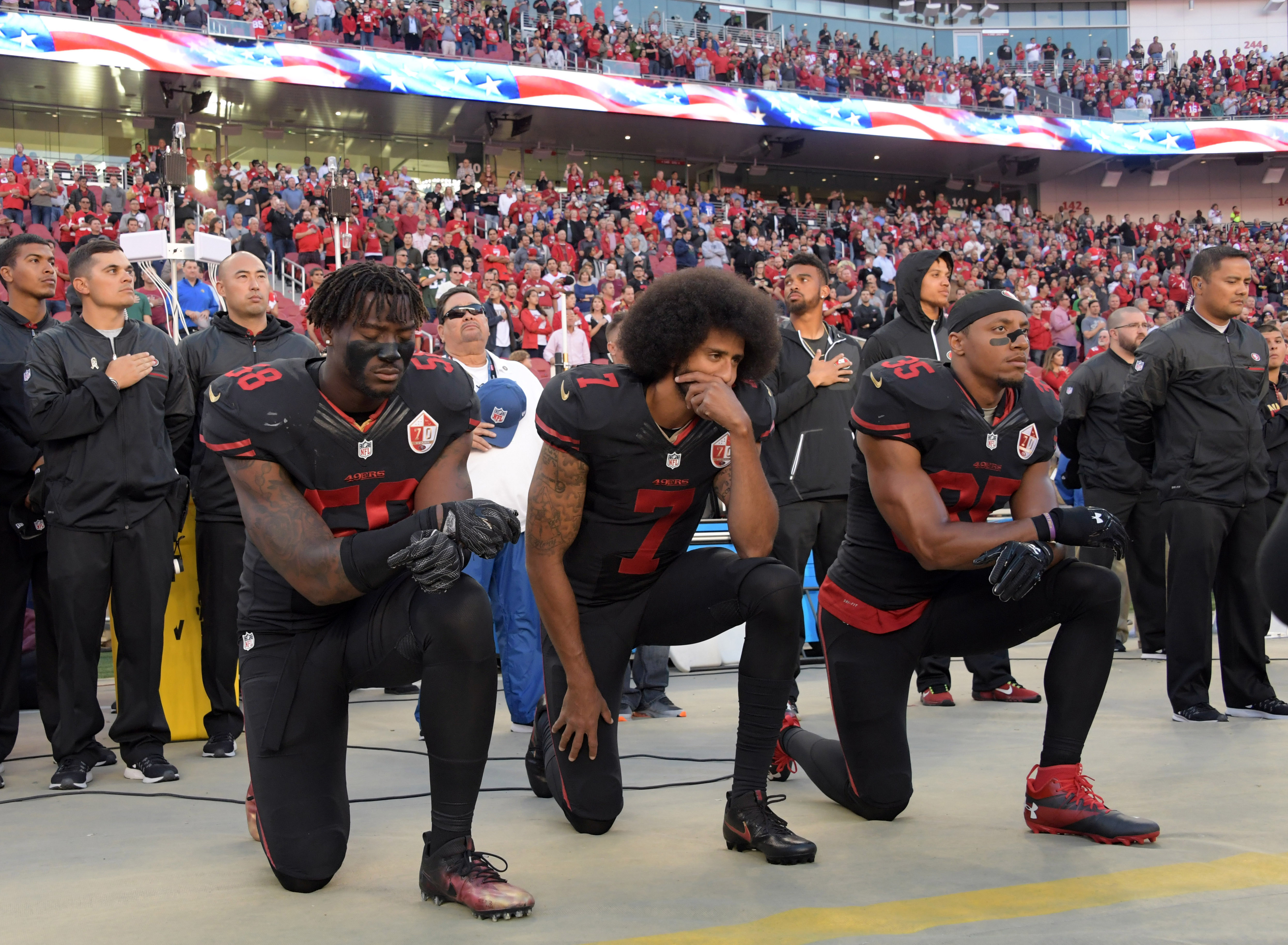 kaepernick kneeling
