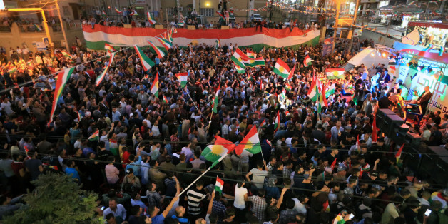 Kurds celebrate to show their support for the independence referendum in Duhok, Iraq, September 26, 2017. REUTERS/Ari Jalal