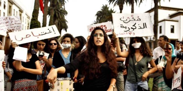 La jeune activiste marocaine Chaima Lahsini lors du sit-in contre la culture du viol à Rabat, août 2017.