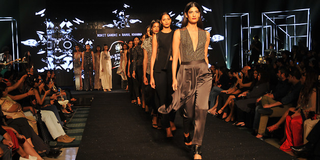 Indian Models Walk the ramp to the display creation of Fashion Designers Rohit Gandhi and Rahul Khanna at the Blenders Pride Fashion Tour 2016 on November 26,2016 in Eastern India city Kolkata. (Photo by Debajyoti Chakraborty/NurPhoto via Getty Images)