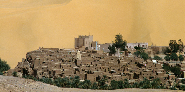 View of the ksar overlooking the Oasis of Taghit. Algeria, 11th century.