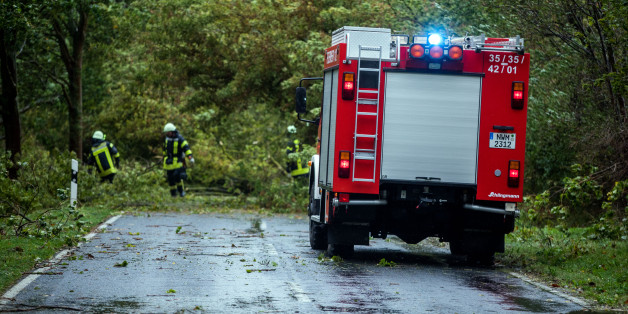Sturm "Xavier" fegt über Deutschland hinweg: Der Chaostag in 12 Tweets