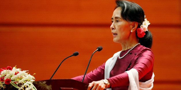 Myanmar State Counselor Aung San Suu Kyi delivers a speech to the nation over Rakhine and Rohingya situation, in Naypyitaw, Myanmar September 19, 2017. REUTERS/Soe Zeya Tun