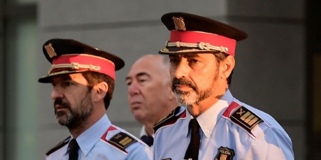 Josep-Luis Trapero (d), chef de la police de Catalogne, poursuivi pour "sédition", arrive au tribunal de Madrid, le 6 octobre 2017 / © AFP / JAVIER SORIANO