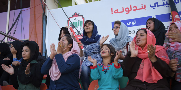 Des supportrices dans un stade de football à Kaboul, le 21 septembre 2017