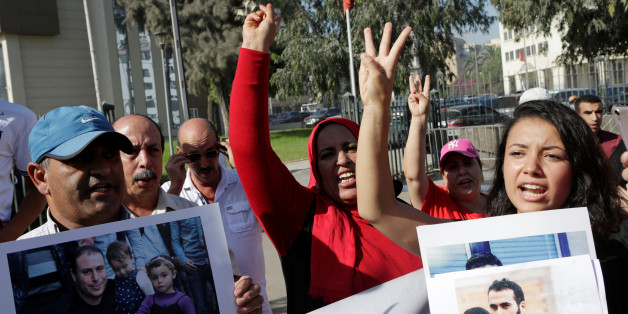 Relatives of the leaders of Morocco's Hirak protest movement shout slogan outside the Casablanca tribunal, Morocco September 12, 2017. REUTERS/Youssef Boudlal