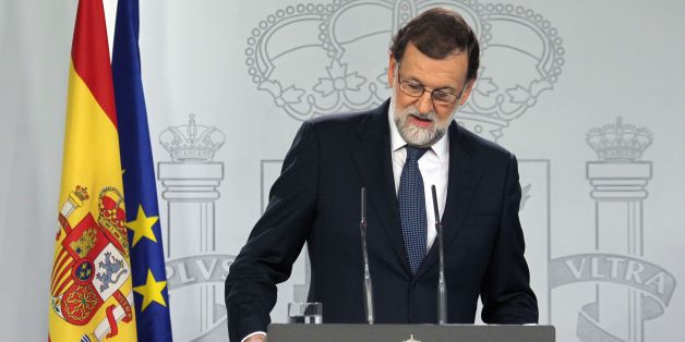 Spain's Prime Minister Mariano Rajoy gives a press conference after a crisis cabinet meeting at the Moncloa Palace on October 11, 2017 in Madrid.
Rajoy asked Catalonia's leader to clarify whether or not he had declared independence, after a confusing declaration the previous evening. / AFP PHOTO / STRINGER (Photo credit should read STRINGER/AFP/Getty Images)