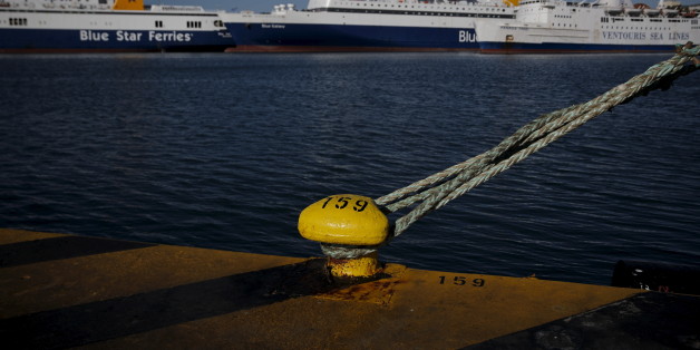 Passenger ships are moored at the port of Piraeus, near Athens, Greece, November 2, 2015. Greek seamen are on a 48-hour strike, protesting government policies affecting their sector, according to the Greek Seamen Federation (PNO) and Greek Merchant Marine Sailors Union (PENEN). REUTERS/Alkis Konstantinidis