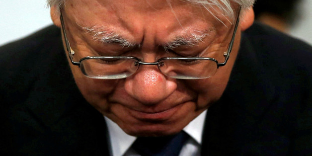 Kobe Steel President and CEO Hiroya Kawasaki bows as he speaks to the media after meeting with Ministry of Economy, Trade and Industry's Director-General of Manufacturing Industries Bureau, Akihiro Tada at the ministry in Tokyo, Japan, October 12, 2017. REUTERS/Toru Hanai TPX IMAGES OF THE DAY