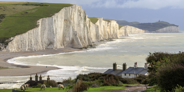 Die Austauschstudentin war an die Küste nahe Eastbourne in East Sussex gefahren. Die Klippen dort sind 60 Meter hoch.