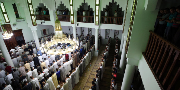 Algeria, Algiers province: prayer at Mahfoud Kerrar during Ramadan (2016/06/23). (Photo by: Andia/UIG via Getty Images)