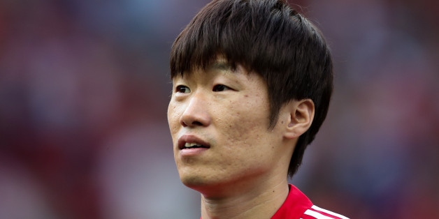 MANCHESTER, ENGLAND - SEPTEMBER 02: Ji-Sung Park of Manchester United Legends during the match between Manchester United Legends and FC Barcelona Legends at Old Trafford on September 2, 2017 in Manchester, England. (Photo by Robbie Jay Barratt - AMA/Getty Images)