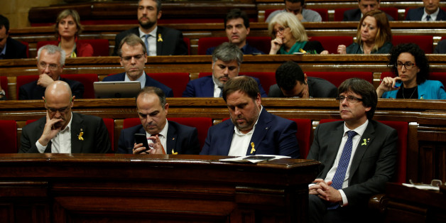 Katalonien: Parlament in Barcelona ruft Unabhängigkeit aus