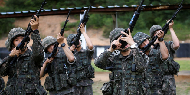 South Korean soldiers take part in a firearms training at a military base near the demilitarized zone separating the two Koreas in Paju, South Korea, July 13, 2016. REUTERS/Kim Hong-Ji SEARCH "BALLET SOLDIERS" FOR THIS STORY. SEARCH "THE WIDER IMAGE" FOR ALL STORIES. TPX IMAGES OF THE DAY