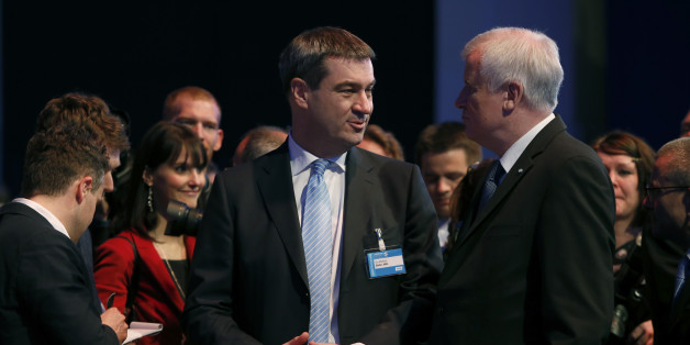 Markus Söder im Gespräch mit Horst Seehofer (Archivbild)
