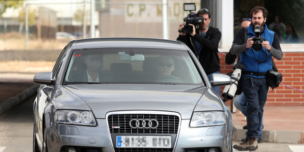 The car transporting former speaker of Catalonia's dissolved regional parliament Carme Forcadell (back,R) leaves the Alcala Meco jail in Madrid on November 10, 2017.Carme Forcadell was released after supporters posted her 150,000-euro ($175,000) bail, ending her brief detention over the region's controversial independence drive. / AFP PHOTO / OSCAR DEL POZO (Photo credit should read OSCAR DEL POZO/AFP/Getty Images)