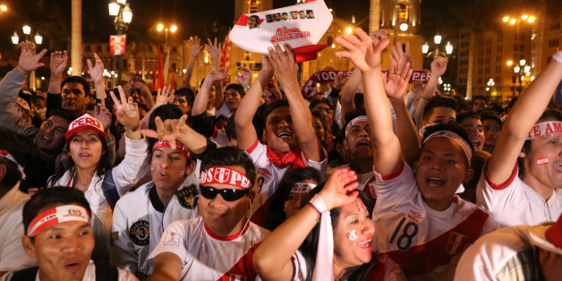 Soccer Football - 2018 World Cup playoff - New Zealand v Peru - Lima, Peru, November 10, 2017. Peruvian fans before match. REUTERS/Guadalupe Pardo