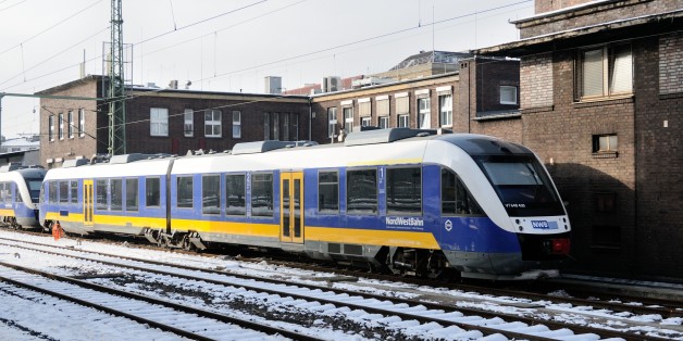 Fünf Mädchen in Zug sexuell belästigt - die Reaktion der anderen Fahrgäste ist ein Skandal