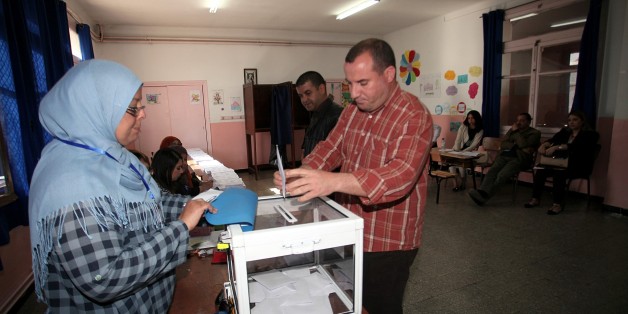 ALGIERS, ALGERIA - MAY 04: Voters cast their ballot at a polling station to elect members of the countrys 462-seat parliament in Algiers, Algeria on May 4, 2017. (Photo by Bechir Ramzy/Anadolu Agency/Getty Images)