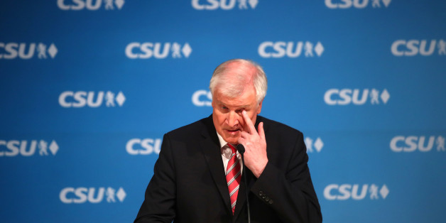Bavarian Prime Minister and head of the Christian Social Union (CSU) Horst Seehofer gives a news conference at the CSU headquarters after a board meeting in Munich, Germany, November 23, 2017. REUTERS/Michael Dalder