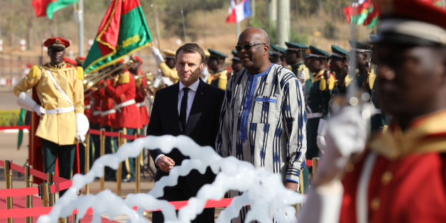 In Burkina Faso erlebt Macron, dass selbst er Frankreichs Geschichte nicht weglächeln kann