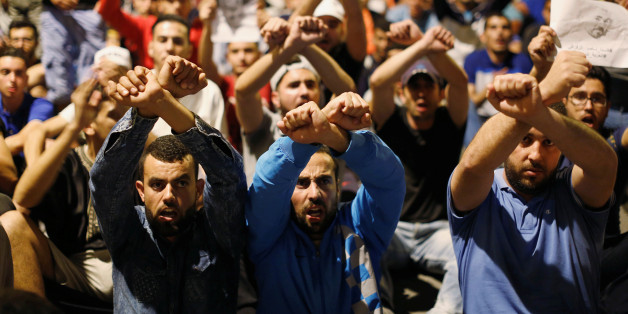 Moroccans take part in a demonstration against official abuses and corruption in the town of Al-Hoceima, Morocco early June 3, 2017. REUTERS/Youssef Boudlal