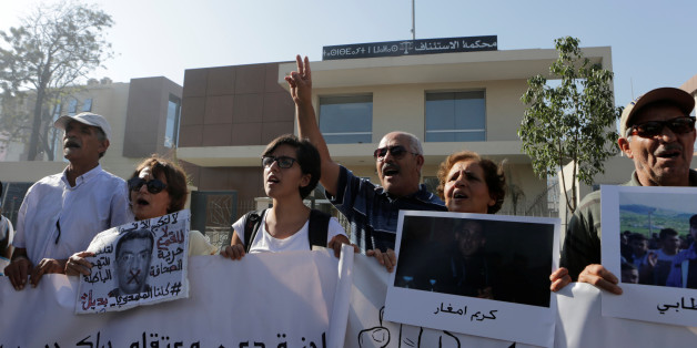 Relatives of the leaders of Morocco's Hirak protest movement shout slogan outside the Casablanca tribunal, Morocco September 12, 2017. REUTERS/Youssef Boudlal