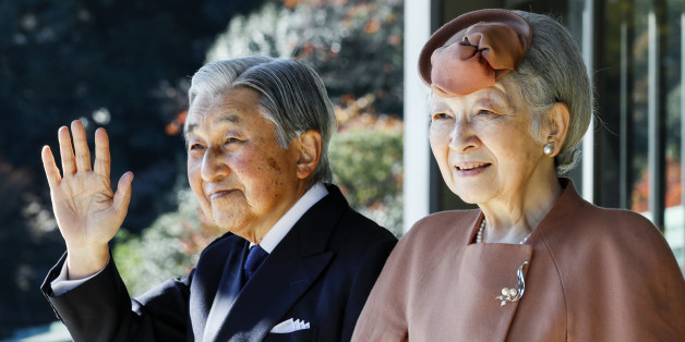 Japan's Emperor Akihito (L) and Empress Michiko wave to Luxembourg's Grand Duke Henri after their meeting and welcoming ceremony for the grand duke at the Imperial Palace in Tokyo on November 27, 2017.Grand Duke Henri and Princess Alexandra of Luxembourg are on a four-day visit to Japan. / AFP PHOTO / POOL / Kimimasa MAYAMA (Photo credit should read KIMIMASA MAYAMA/AFP/Getty Images)