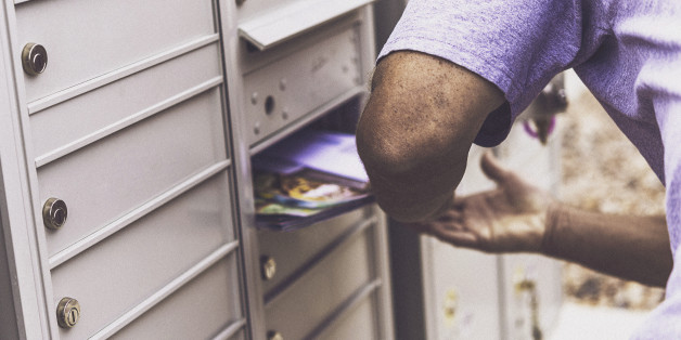 Kübelweise Hass: Was Migrantenverbände im Briefkasten finden (Symbolbild)