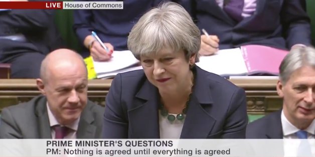 Lachnummer im britischen Parlament: Theresa May