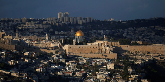 A general view of Jerusalem shows the Dome of the Rock, located in Jerusalem's Old City on the compound known to Muslims as Noble Sanctuary and to Jews as Temple Mount December 6, 2017. REUTERS/Ronen Zvulun