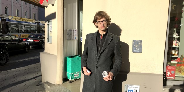 <img alt="cannabis schreiben" src="http://i.huffpost.com/gen/5623102/thumbs/o-CANNABIS-SCHREIBEN-570.jpg?5" />