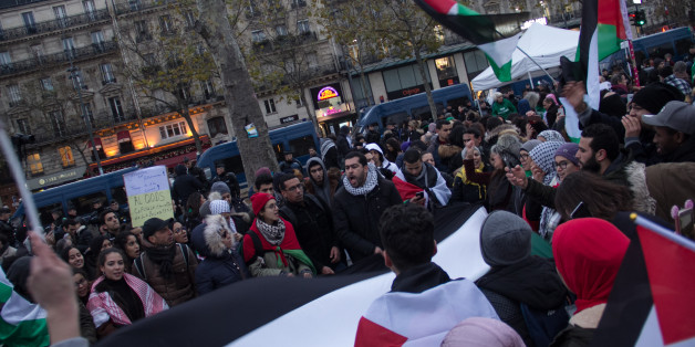 Demonstrators protesting against Trump's decision to move American embassy to Jerusalem in Paris on December 9th 2017 (Photo by David Cordova/NurPhoto via Getty Images)
