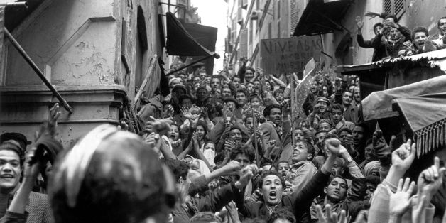 ALGERIA - CIRCA 1960: The War In Algiers, Algeria In 1960 - Riots in Algiers Emeutes. (Photo by Dominique BERRETTY/Gamma-Rapho via Getty Images)