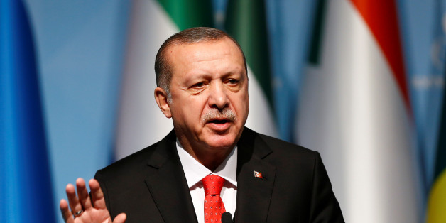 Turkish President Tayyip Erdogan speaks during a news conference following the extraordinary meeting of the Organisation of Islamic Cooperation (OIC) in Istanbul, Turkey, December 13, 2017. REUTERS/Osman Orsal