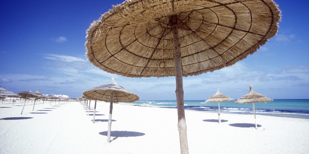 Ein Sandstrand bei Sousse in Zentraltuneisen in Nordafrika.